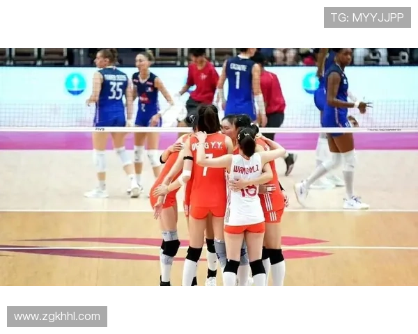 中国女排力克强敌再创佳绩展现团队精神掀起全民热议 中国女排力克强敌再创佳绩展现团队精神掀起全民热议