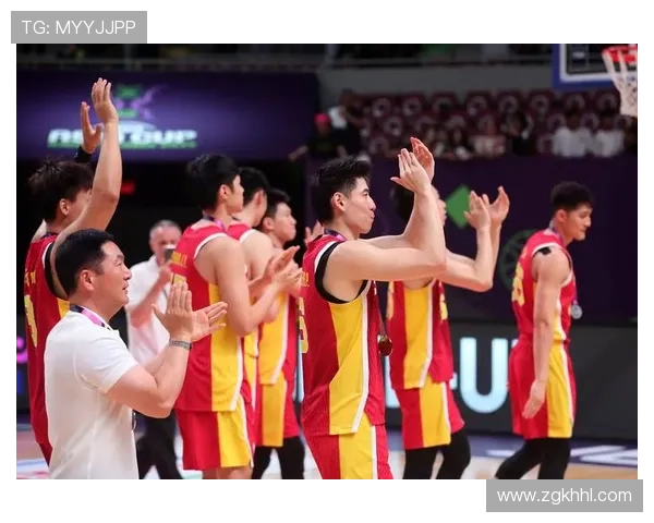 中国男篮全力备战亚洲杯 队员调整与战术磨合成焦点 中国男篮全力备战亚洲杯 队员调整与战术磨合成焦点