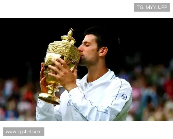 德约科维奇再创传奇击败新星强势夺冠巩固世界第一宝座