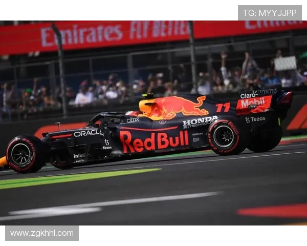 F1赛季最新动态:红牛团队再度夺冠,梅赛德斯与法拉利力争第二