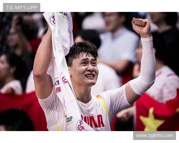 中国男篮力克韩国晋级亚洲杯四强 刘夜泊赛后表达全队自信与决心