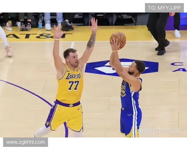 詹姆斯回归湖人迎战勇士 新赛季NBA西部强队激战正酣